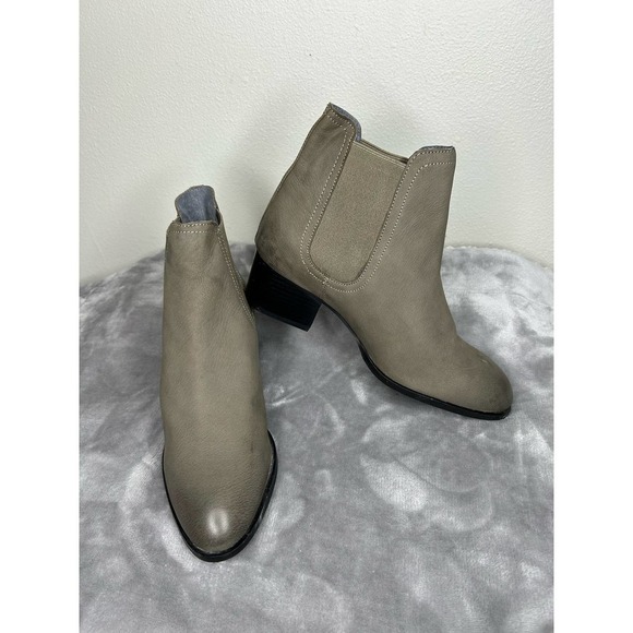 Seychelles In a Trance Taupe Nubuck Booties 7.5 - Picture 2 of 11